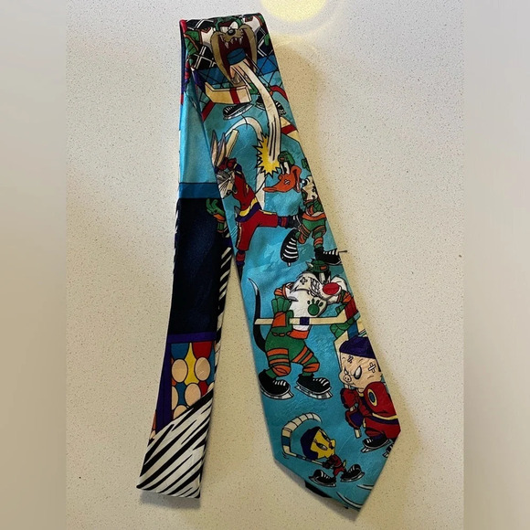 Warner Bros. Other - Vintage Looney Tunes cartoon characters hockey tie